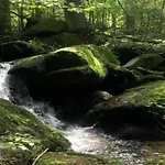 Serges Mit Pool Und Sauna In