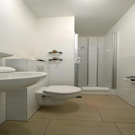 Appartamento Serges Mit Pool Und Sauna In *