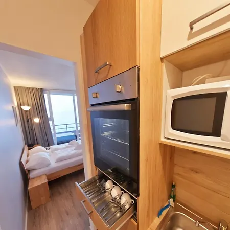 Serges Mit Pool Und Sauna In *
